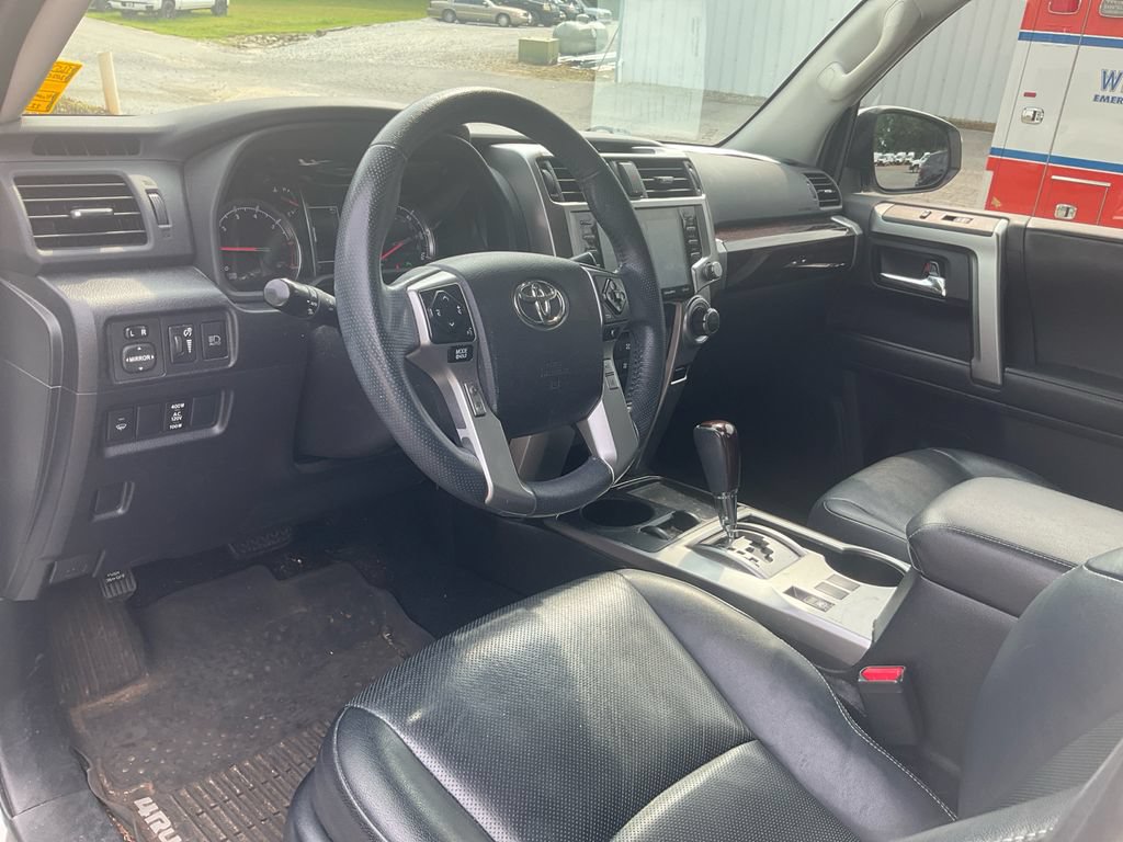 Used 2020 Toyota 4Runner Limited RWD image 15