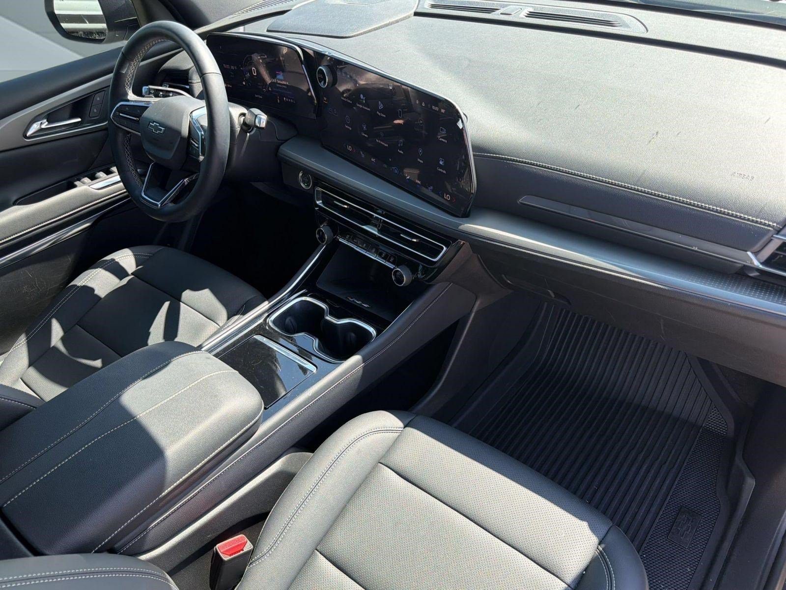 Used 2024 Chevrolet Traverse LT w/ Midnight/Sport Edition FWD image 27