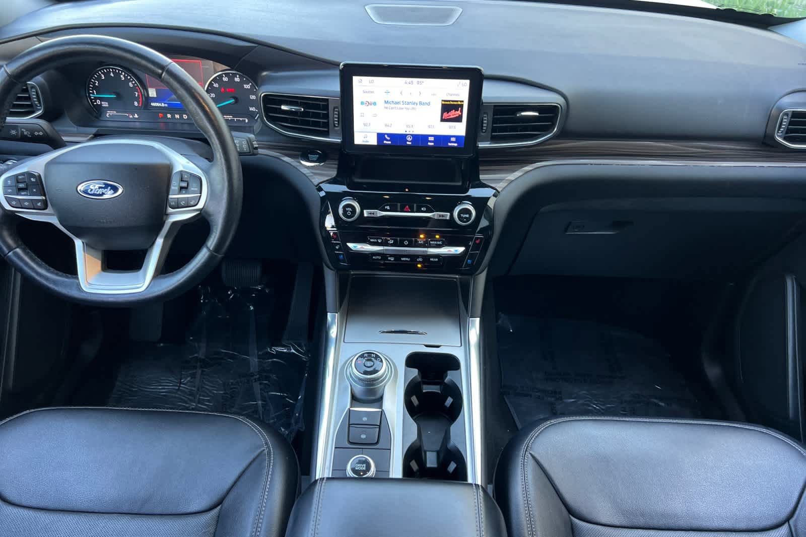 Certified 2023 Ford Explorer Limited AWD/4WD image 3