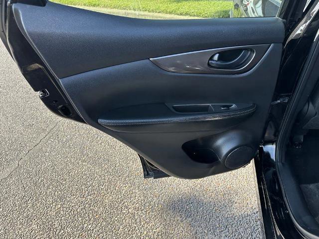 Used 2020 Nissan Rogue Sport S image 15