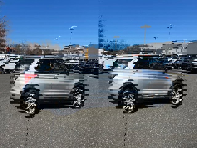 Certified 2021 Ford Explorer XLT w/ Equipment Group 202A image 5