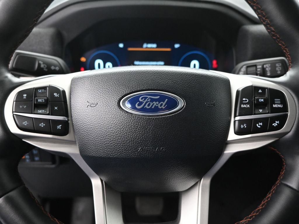 Certified 2025 Ford Explorer Active RWD image 39