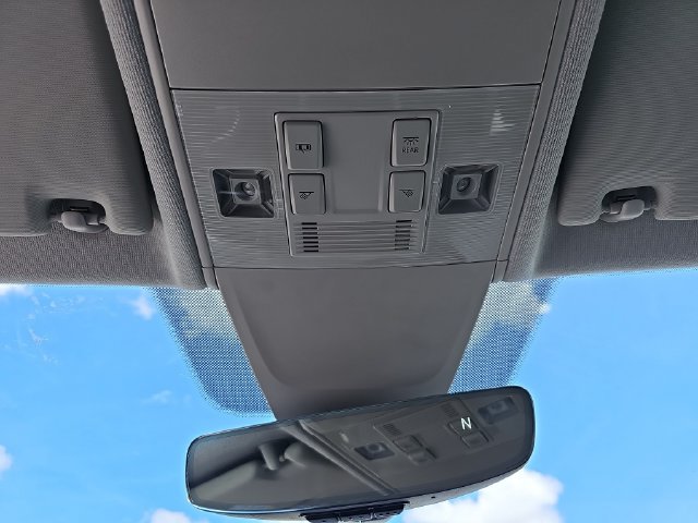 Used 2023 Volkswagen Tiguan SE FWD image 35