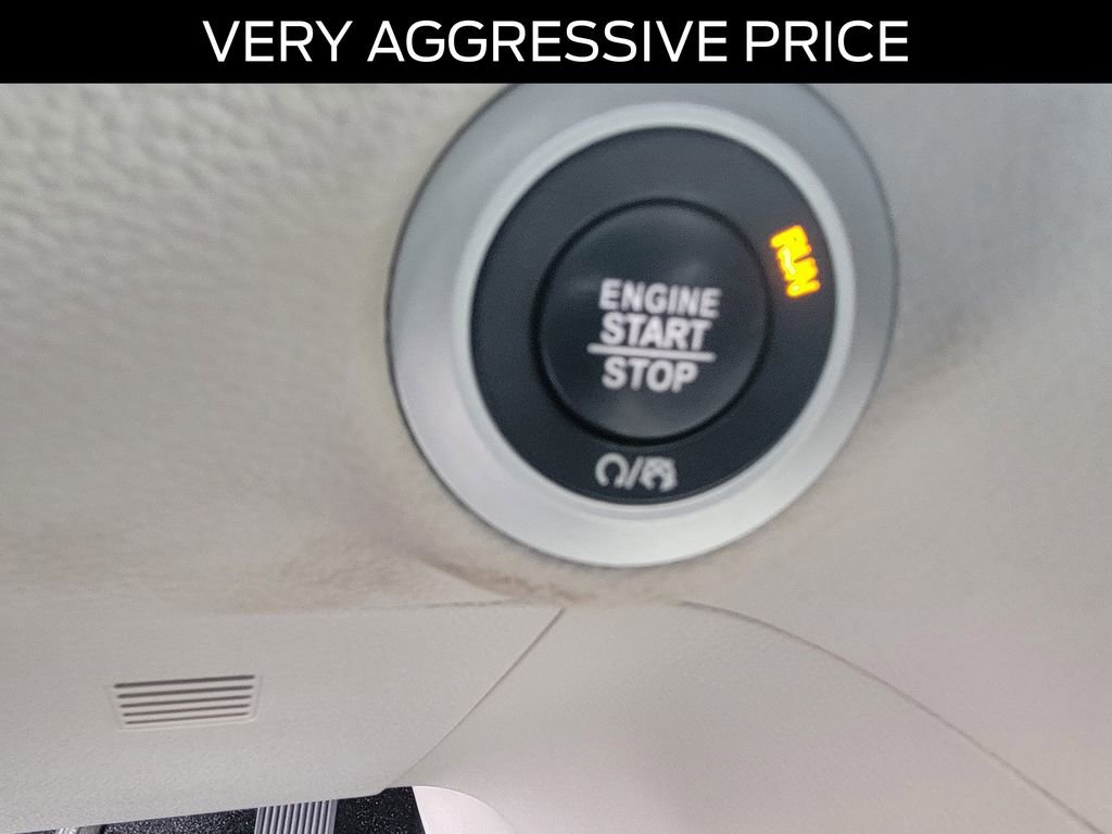 Used 2017 Chrysler Pacifica Limited image 24