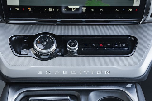 Certified 2025 Ford Expedition Active image 31