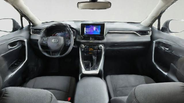 Used 2025 Toyota RAV4 XLE FWD image 25