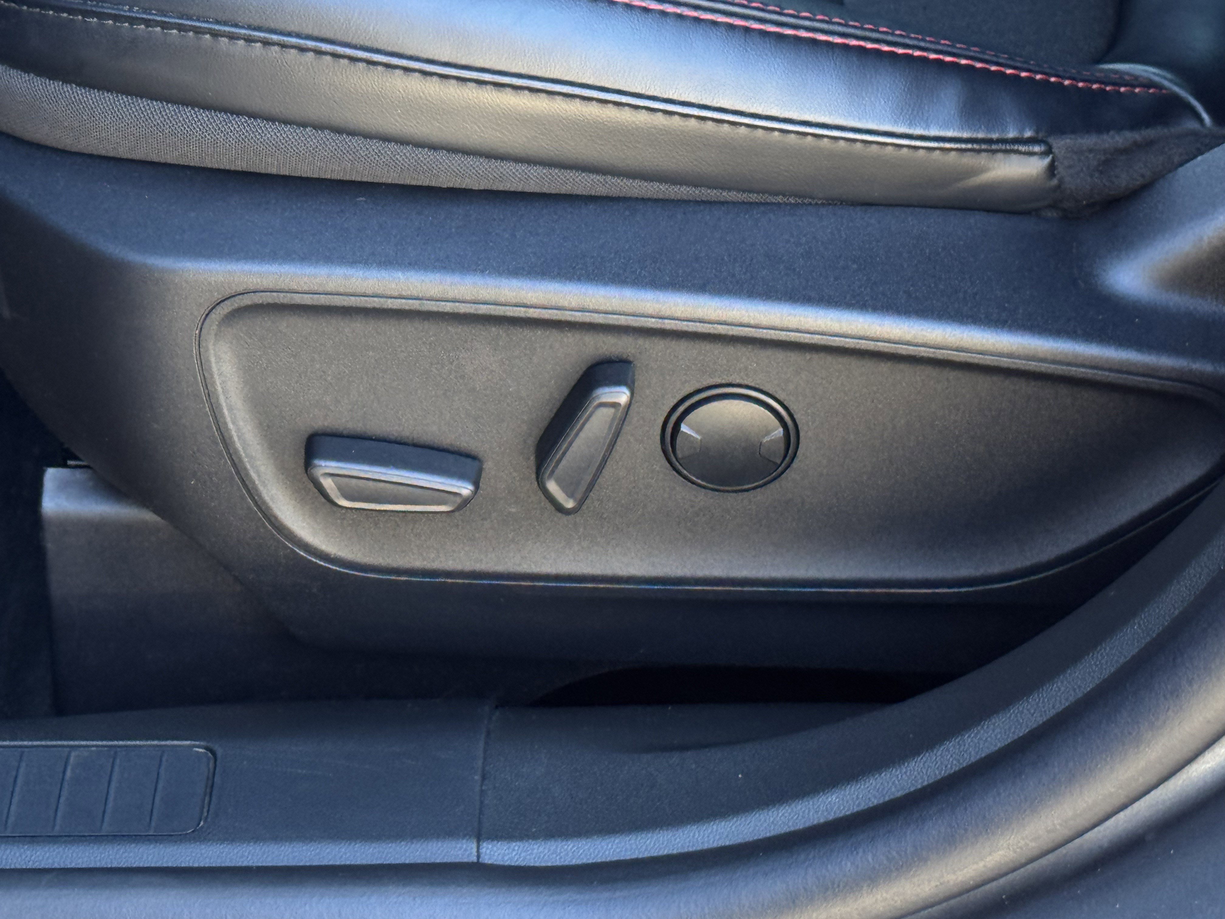 Certified 2025 Ford Escape ST-Line w/ Tech Pack #1 image 16