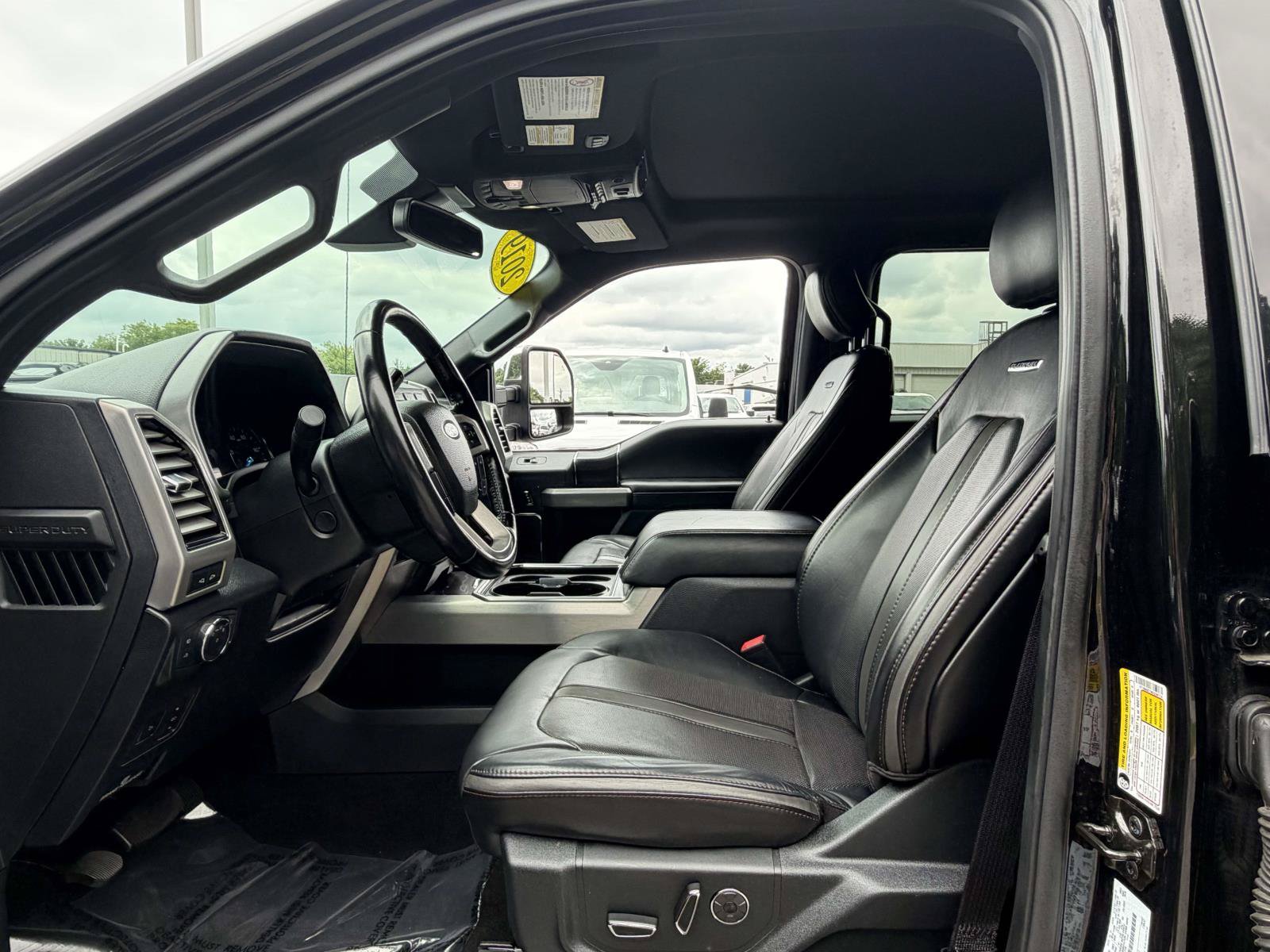 Certified 2019 Ford F450 Platinum w/ Platinum Ultimate Package AWD/4WD image 22