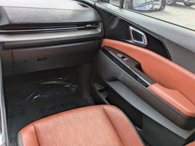 Used 2023 Kia Carnival SX FWD image 18