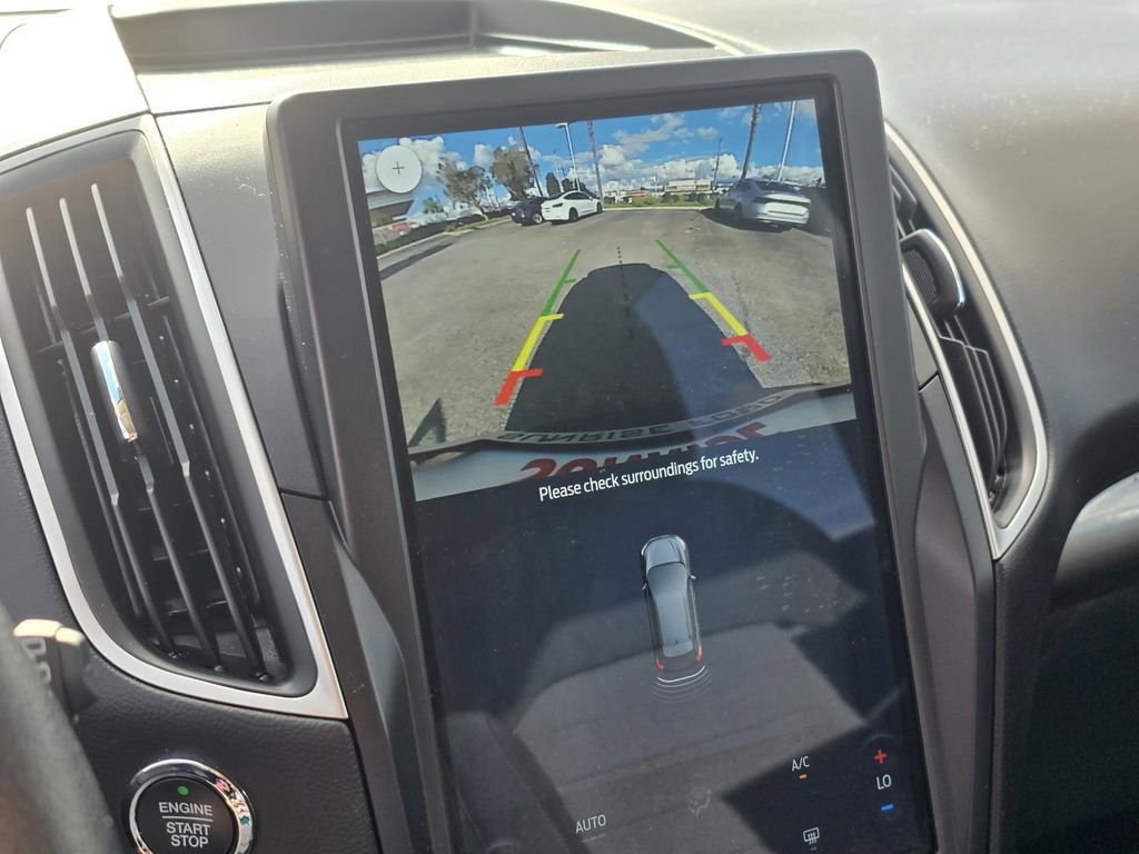 Certified 2024 Ford Edge SE w/ Black Appearance Package image 15
