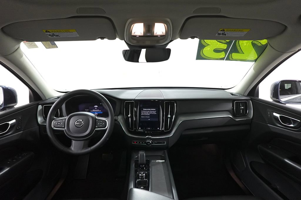 Used 2023 Volvo XC60 B5 Core image 6