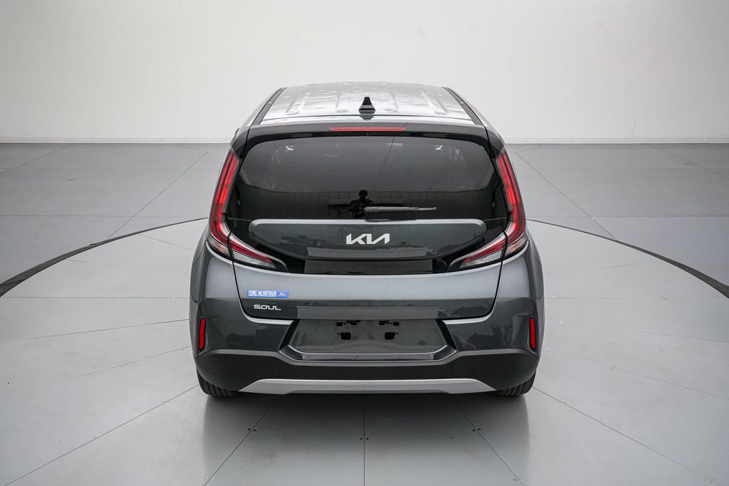 Used 2025 Kia Soul LX FWD image 6