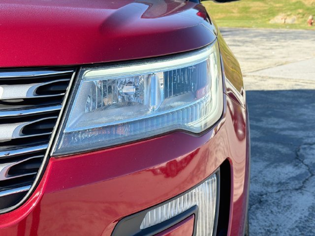 Certified 2017 Ford Explorer Limited FWD image 10