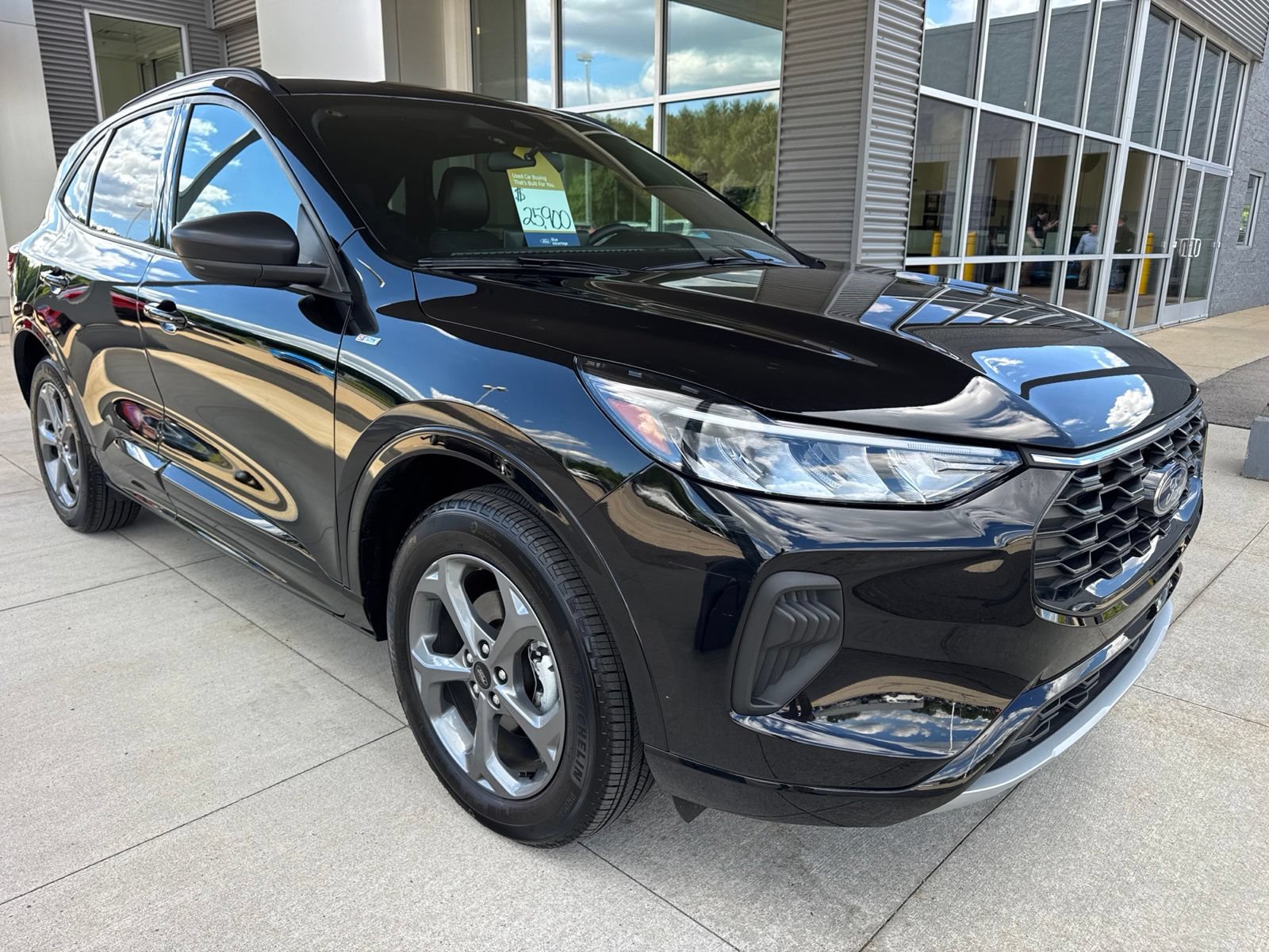 Certified 2024 Ford Escape ST-Line w/ Tech Pack #1 AWD/4WD image 10