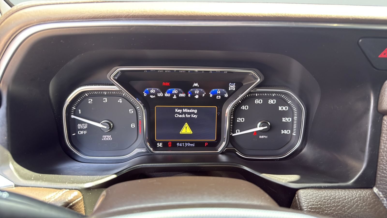 Used 2021 GMC Yukon Denali w/ Denali Premium Package AWD/4WD image 13