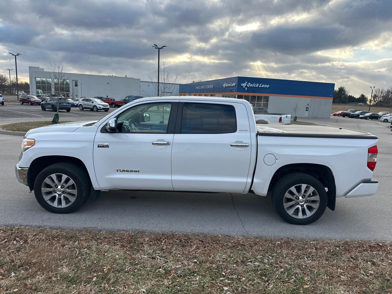 Used 2017 Toyota Tundra Limited image 6