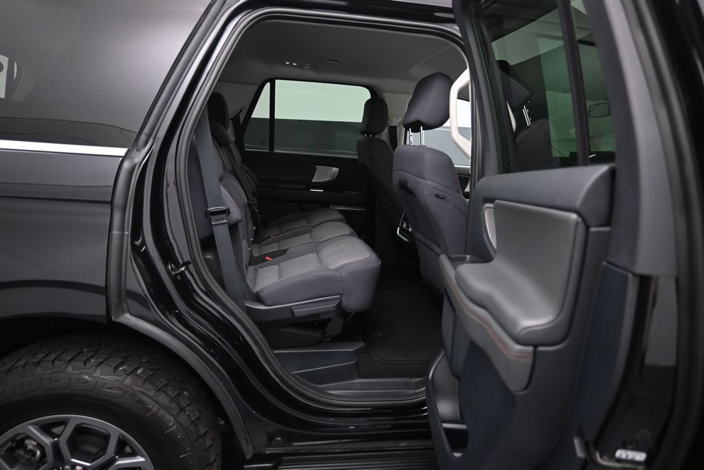 Certified 2025 Ford Expedition Active AWD/4WD image 26