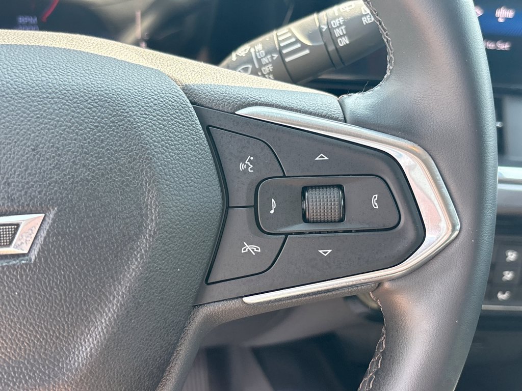 Used 2025 Chevrolet Trax ACTIV w/ Sunroof Package FWD image 28