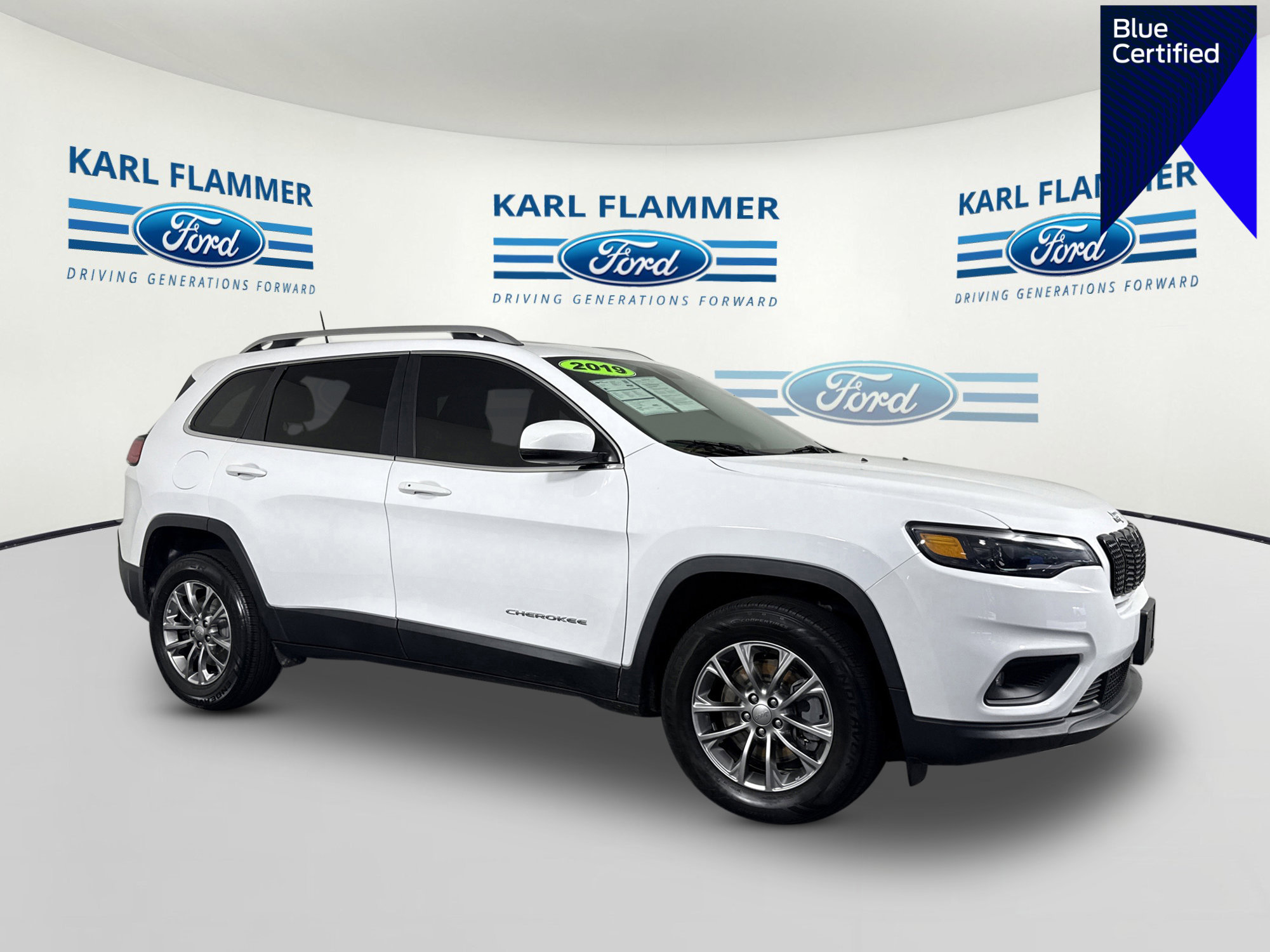 Used 2019 Jeep Cherokee Latitude Plus w/ Comfort/Convenience Group image 1