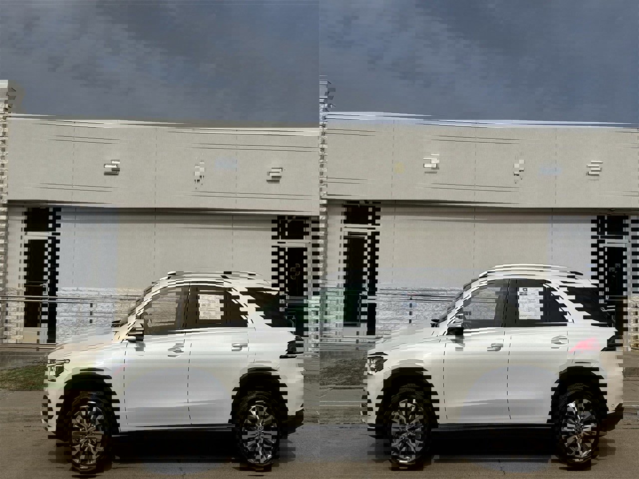 Used 2022 Mercedes-Benz GLE 350 image 3