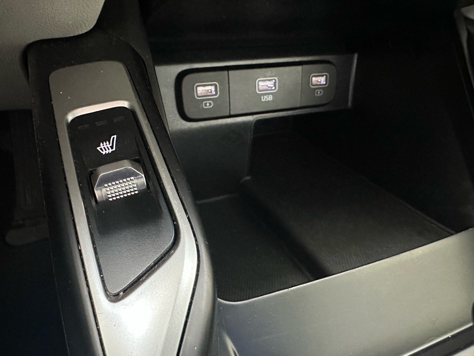 Used 2022 Kia Sorento S w/ Panoramic Sunroof Package FWD image 37
