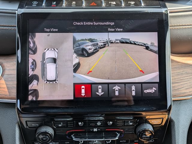 Used 2023 Jeep Grand Cherokee L Summit w/ Luxury Tech Group V AWD/4WD image 12