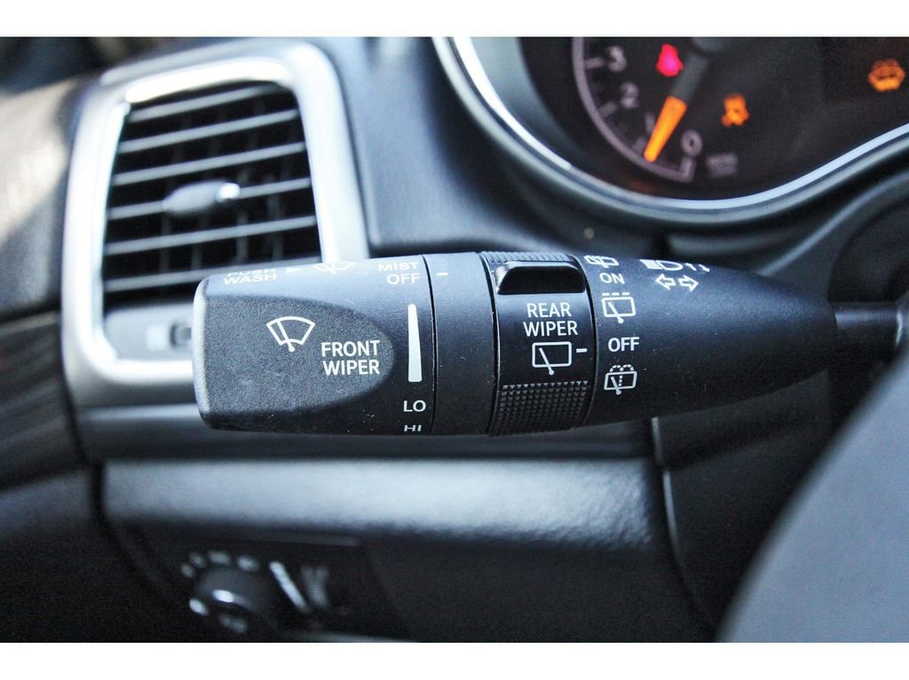 Used 2020 Jeep Grand Cherokee Laredo w/ 18" Wheel & 8.4" Radio Group image 22