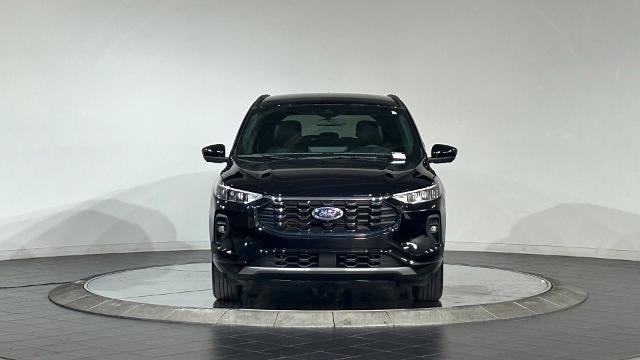 Certified 2024 Ford Escape ST-Line Select w/ Tech Pack #2 AWD/4WD image 3