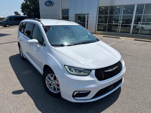 Used 2022 Chrysler Pacifica Touring-L FWD image 6