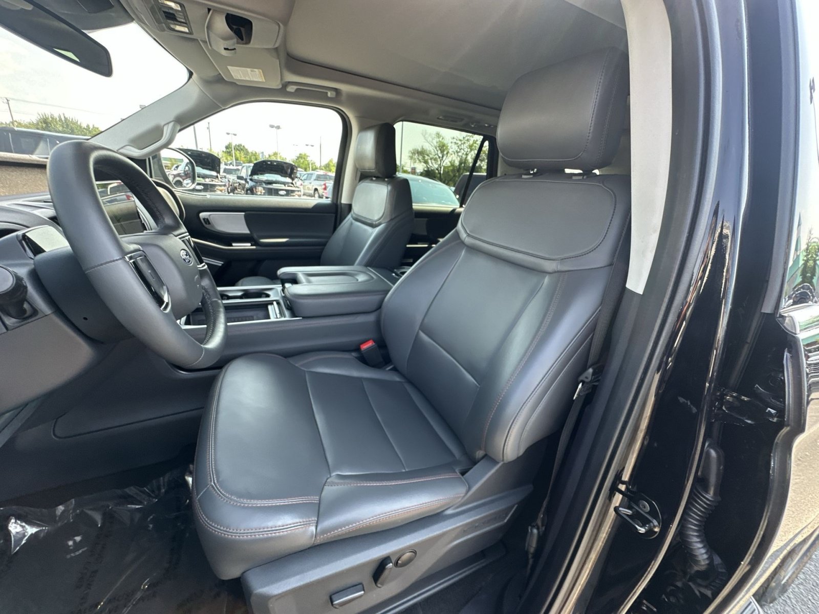 Certified 2025 Ford Expedition Active AWD/4WD image 21