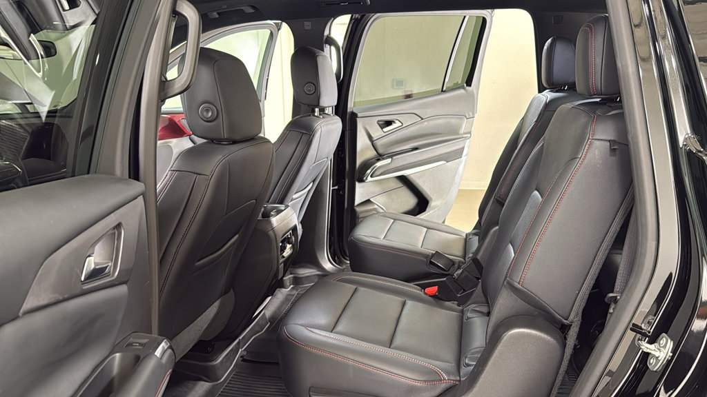 Used 2025 Chevrolet Traverse Z71 w/ Driver Confidence Package AWD/4WD image 19