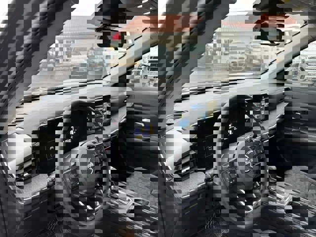 Used 2025 Nissan Kicks SV image 17