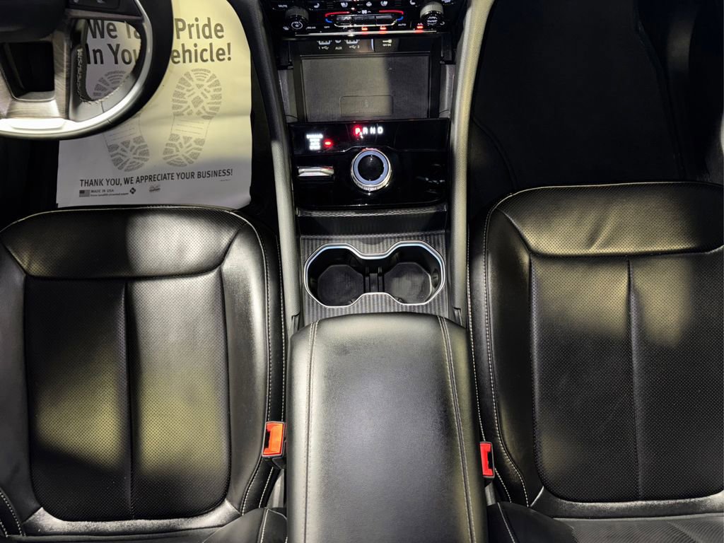 Used 2024 Jeep Grand Cherokee L Limited w/ Luxury Tech Group II image 21