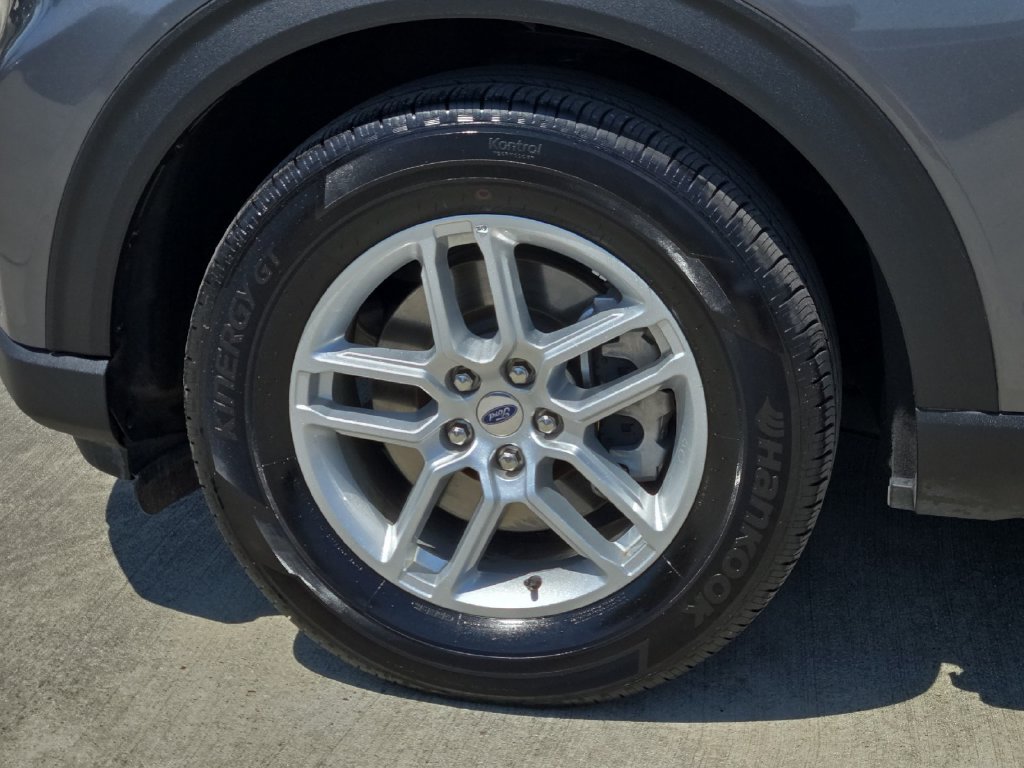 Certified 2025 Ford Explorer Active AWD/4WD image 28