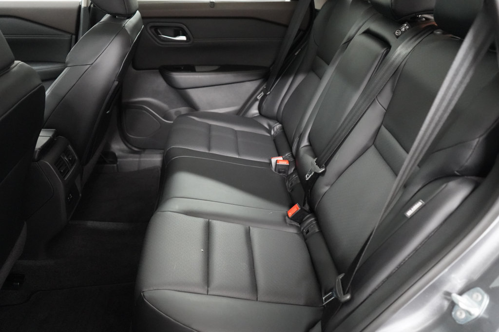 Used 2023 Nissan Rogue SV w/ SV Premium B Package AWD/4WD image 21