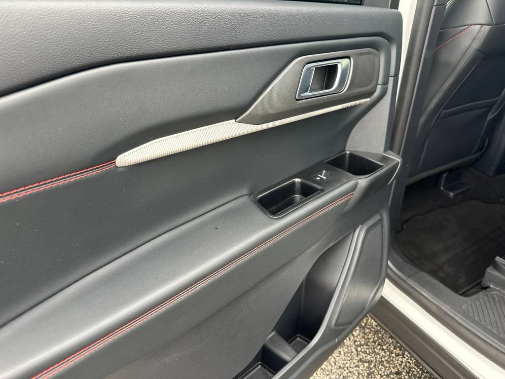 Certified 2025 Ford Explorer ST-Line w/ ST-Line Street Pack AWD/4WD image 15