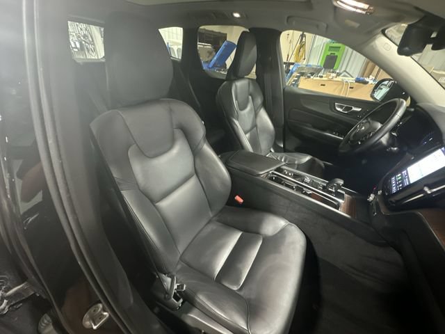 Used 2024 Volvo XC60 B5 Plus AWD/4WD image 32