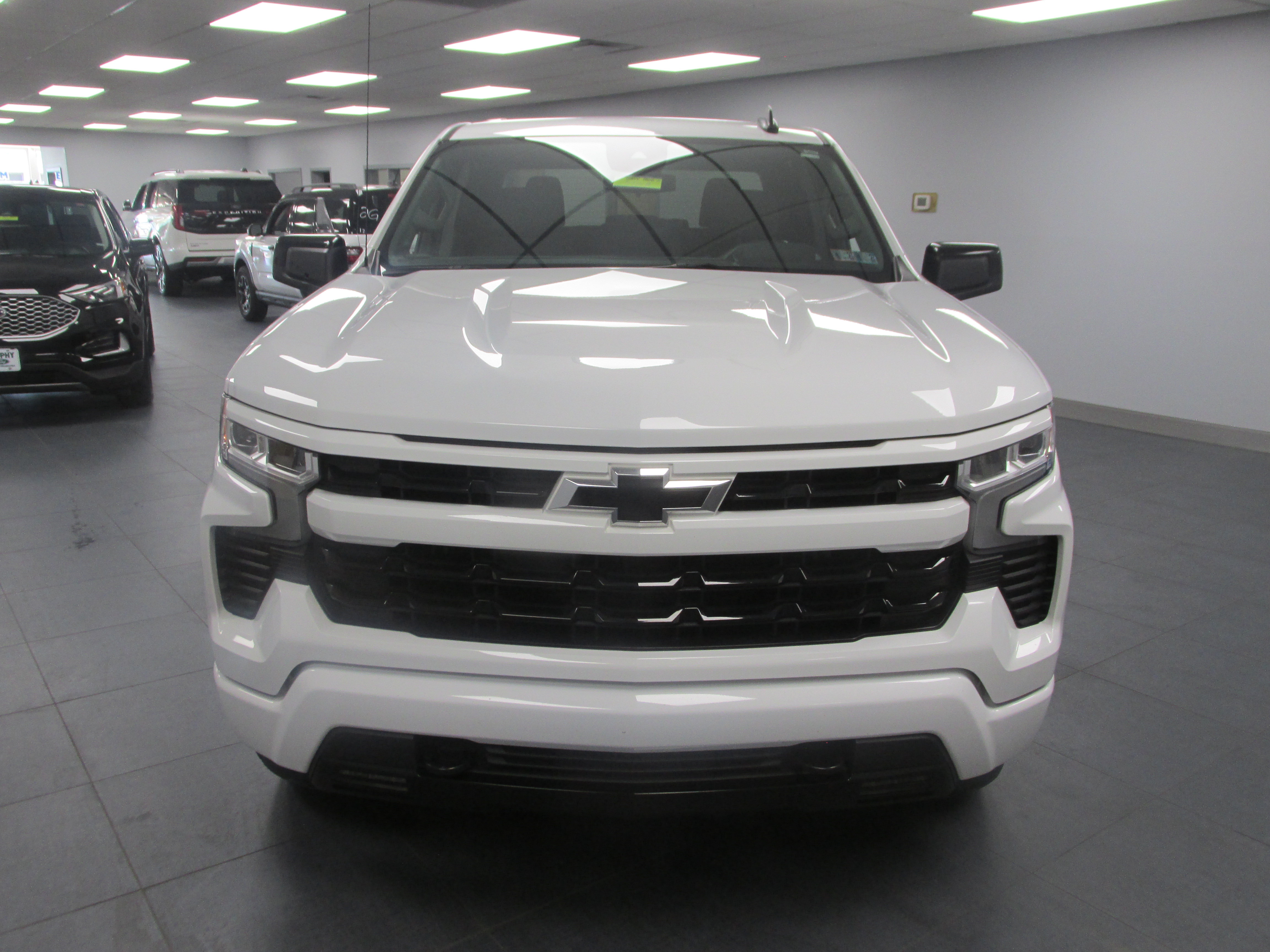 Used 2023 Chevrolet Silverado 1500 RST w/ Z71 Off-Road Package AWD/4WD image 2