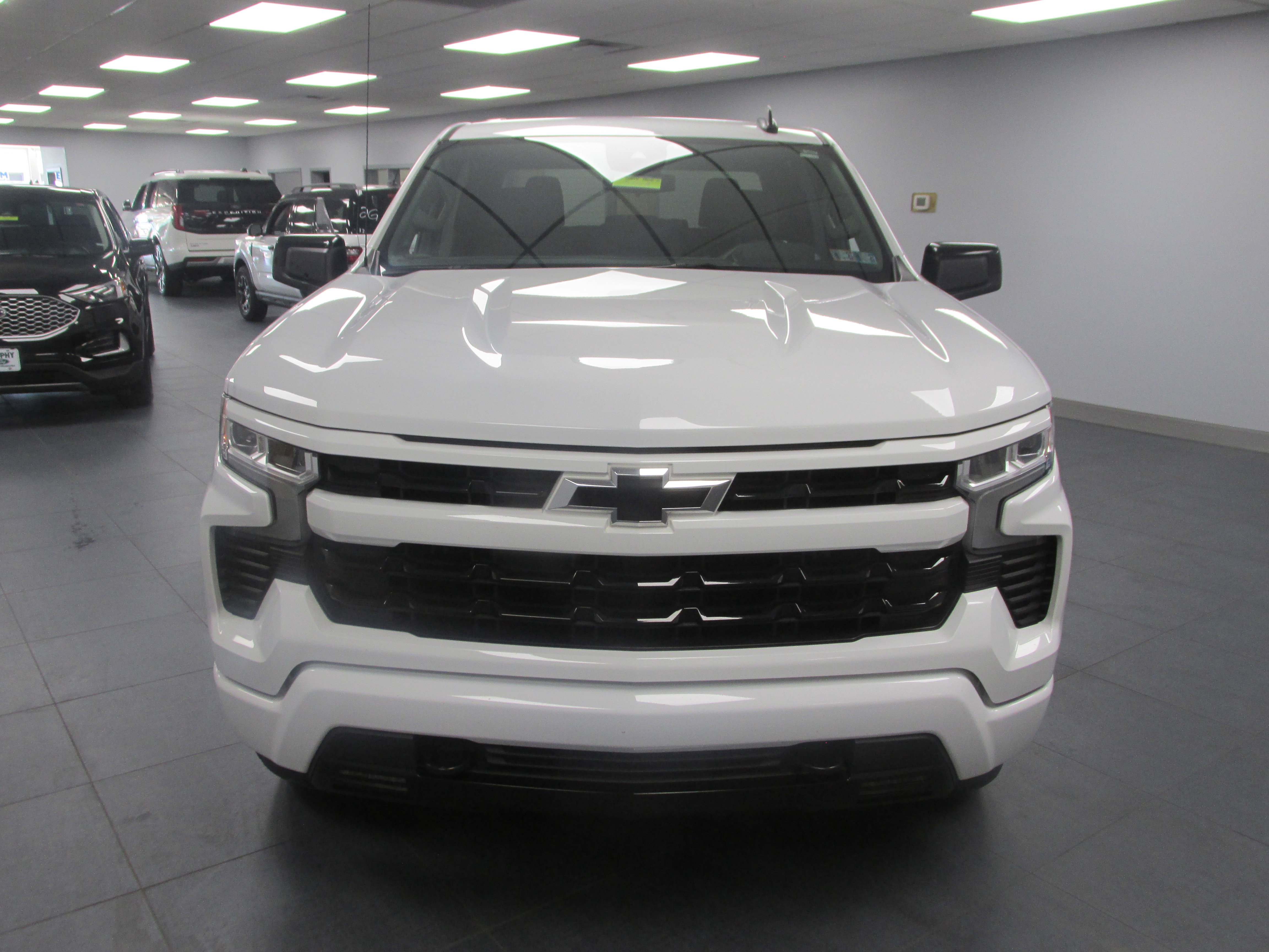 Used 2023 Chevrolet Silverado 1500 RST w/ Z71 Off-Road Package AWD/4WD image 2
