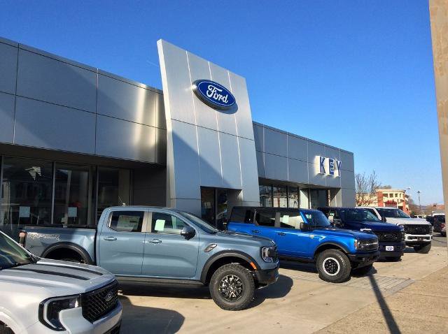 Certified 2022 Ford F150 XLT w/ Equipment Group 302A High image 35