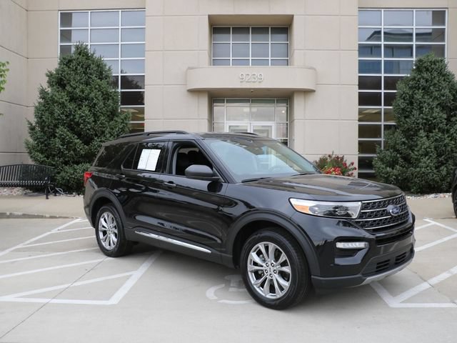 Certified 2023 Ford Explorer XLT w/ Equipment Group 202A AWD/4WD image 1