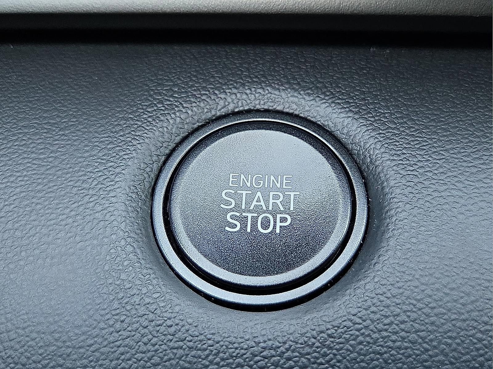 Used 2025 Hyundai Elantra Sport FWD image 18