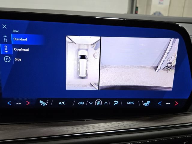 Used 2026 Chevrolet Suburban Z71 AWD/4WD image 17