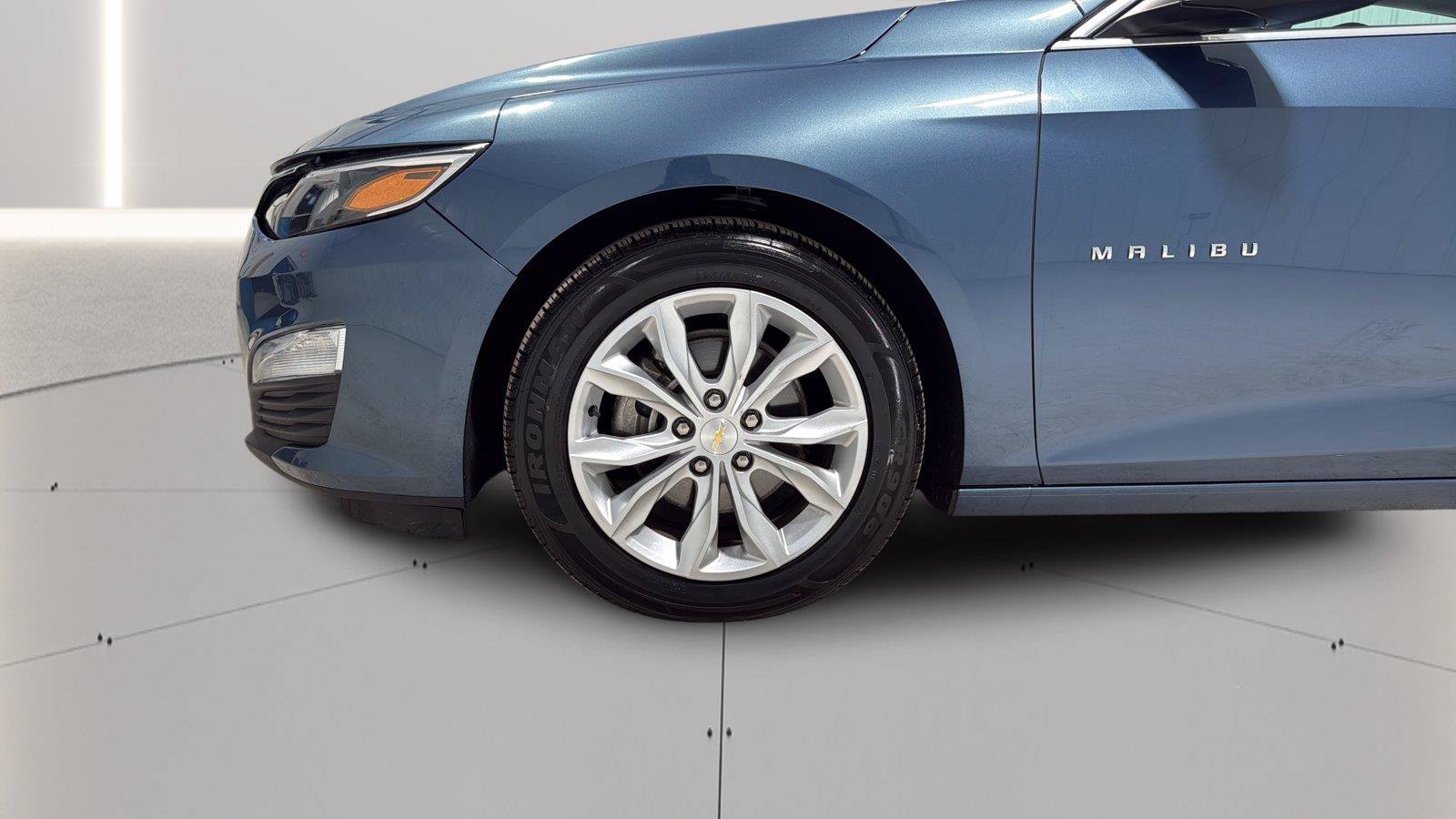 Used 2024 Chevrolet Malibu LT FWD image 2