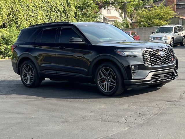 Certified 2025 Ford Explorer ST AWD/4WD image 7