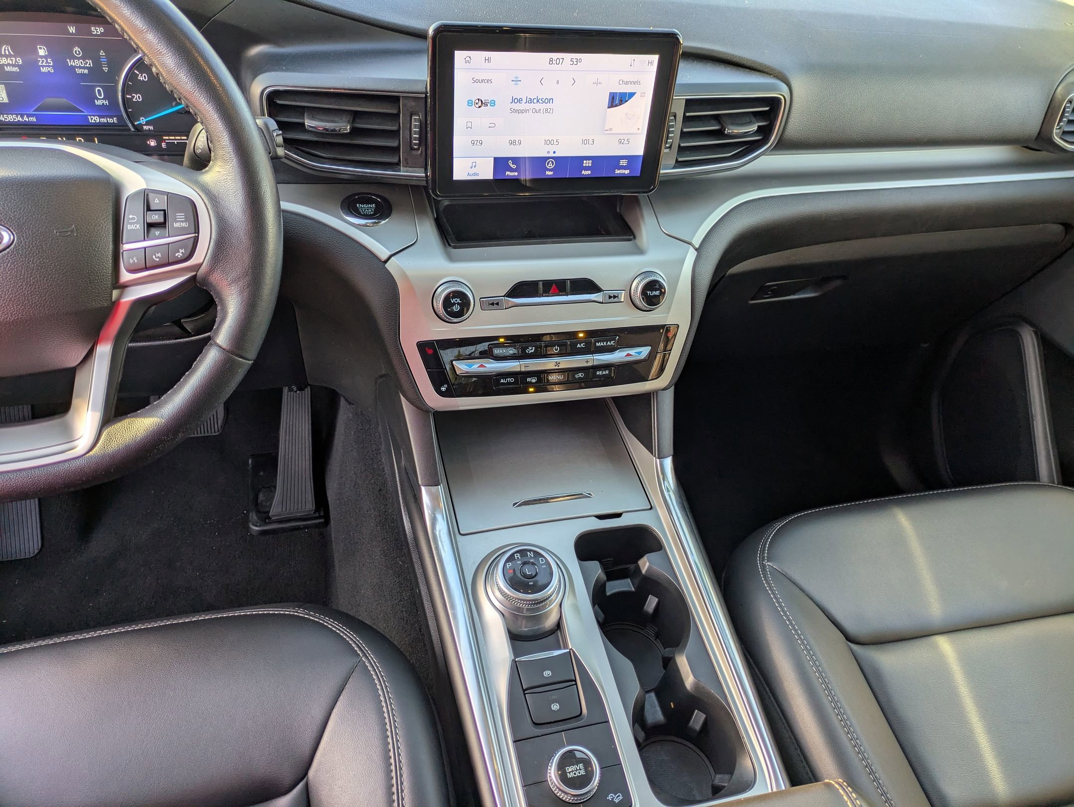 Certified 2022 Ford Explorer XLT w/ Equipment Group 202A image 21