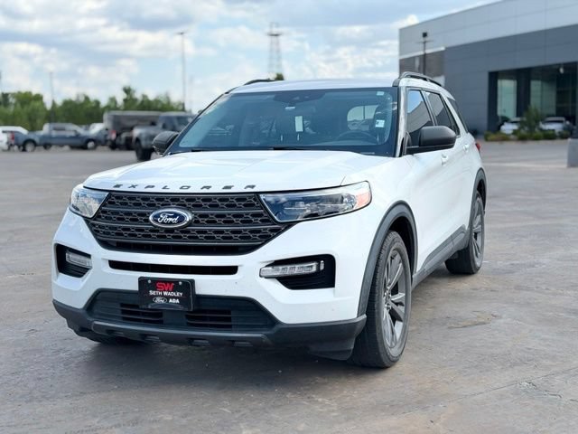 Certified 2021 Ford Explorer XLT w/ Equipment Group 202A RWD image 2