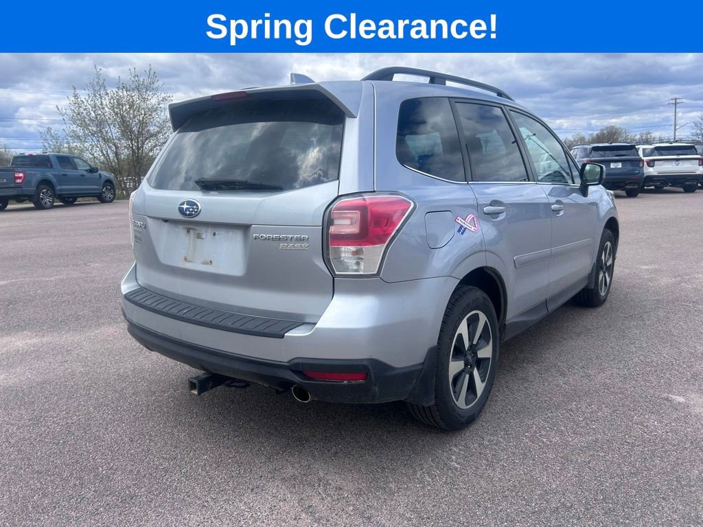 Used 2017 Subaru Forester 2.5i Limited AWD/4WD image 6
