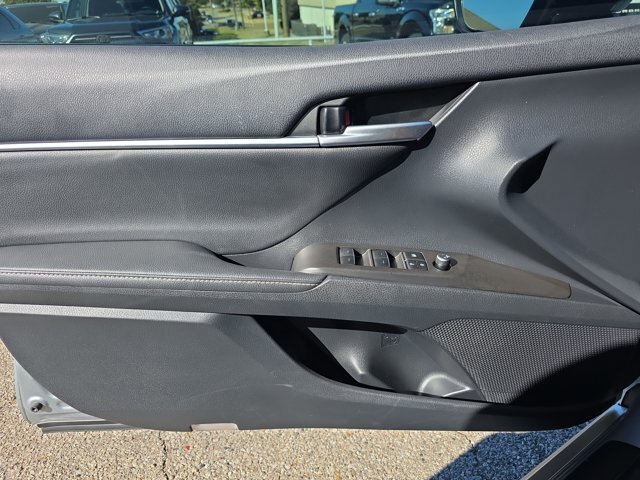 Used 2023 Toyota Camry XSE FWD image 16