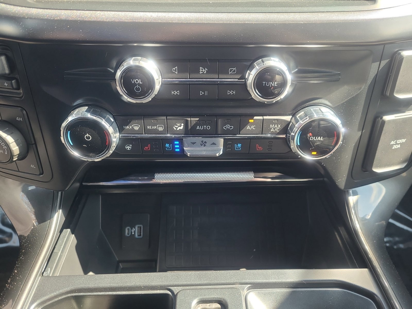 Certified 2022 Ford F150 Tremor w/ Equipment Group 402A High image 31